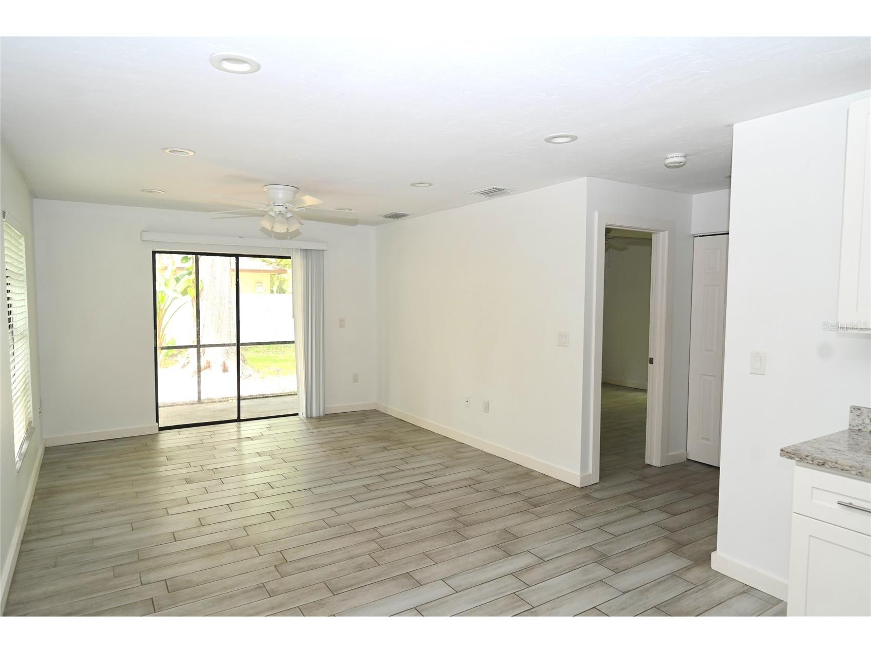 1976 Debbie Street Sarasota FL 34231 A4698511 image15