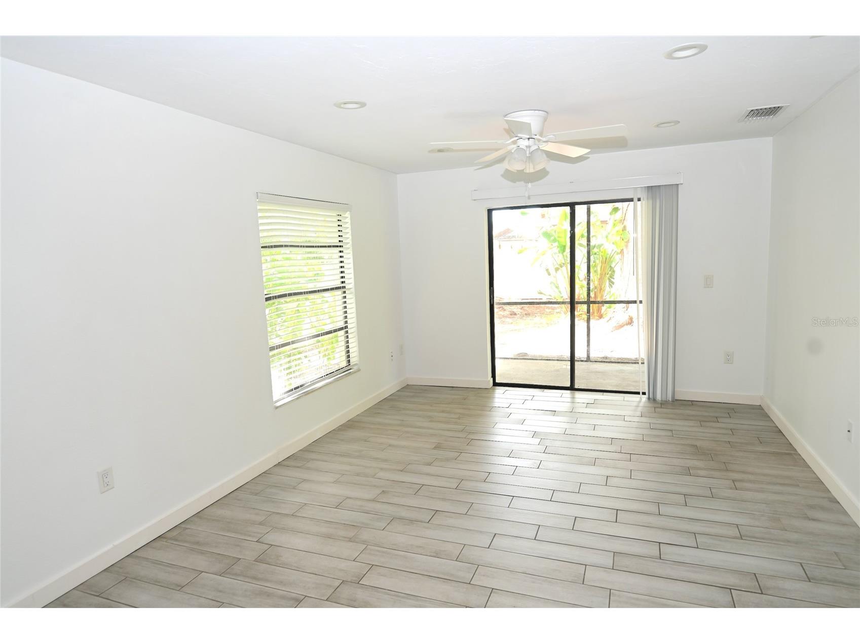 1976 Debbie Street Sarasota FL 34231 A4698511 image16