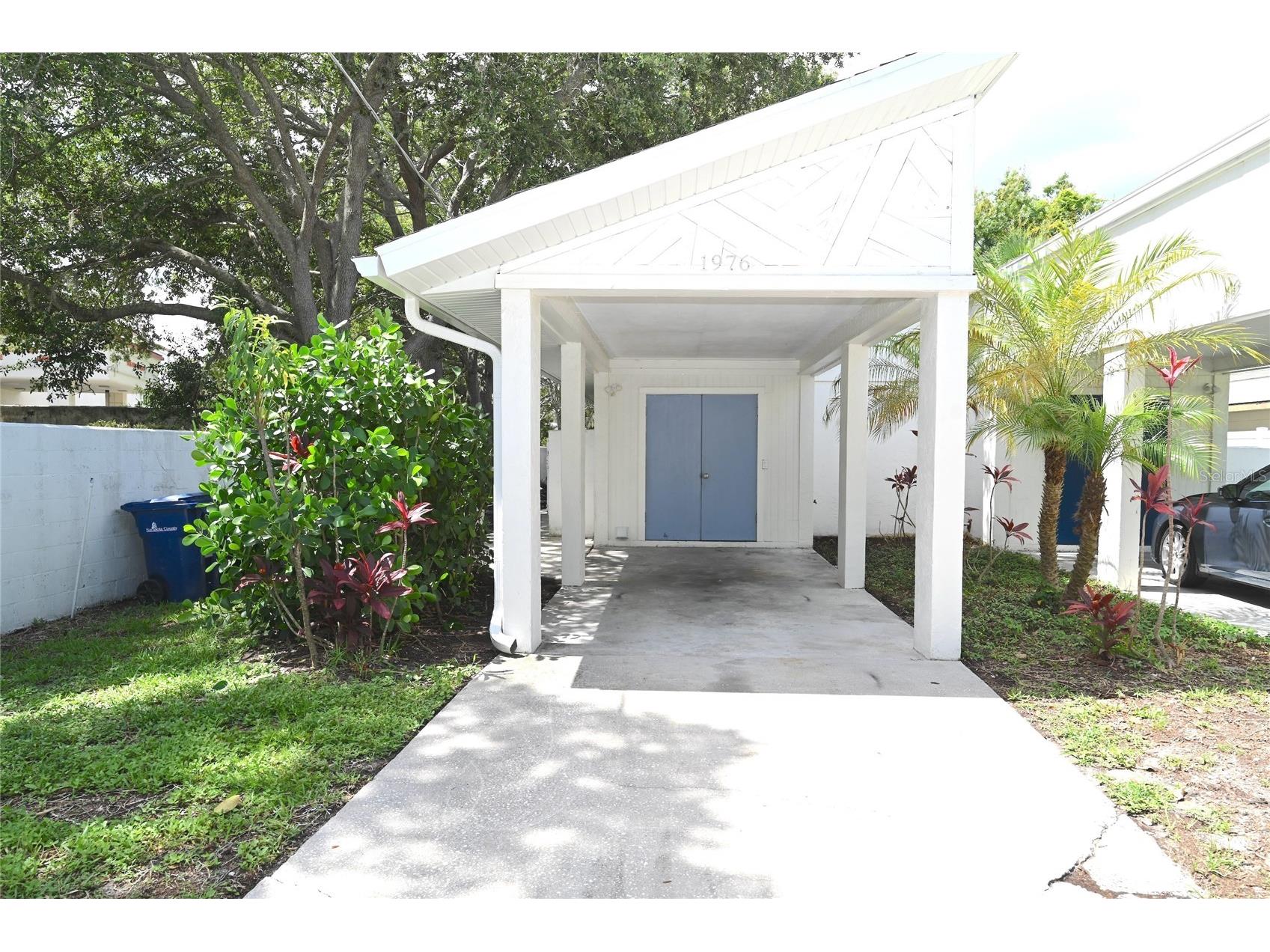 1976 Debbie Street Sarasota FL 34231 A4698511 image2