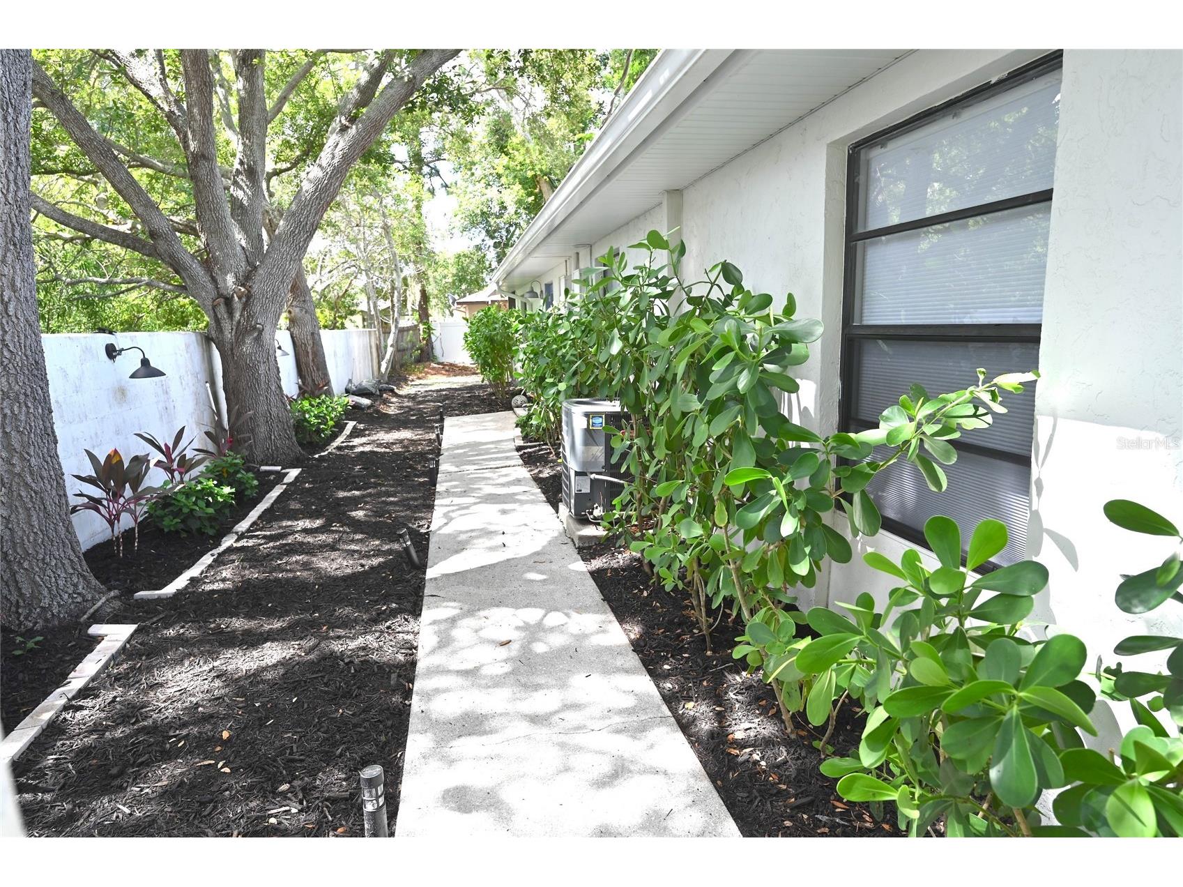 1976 Debbie Street Sarasota FL 34231 A4698511 image21