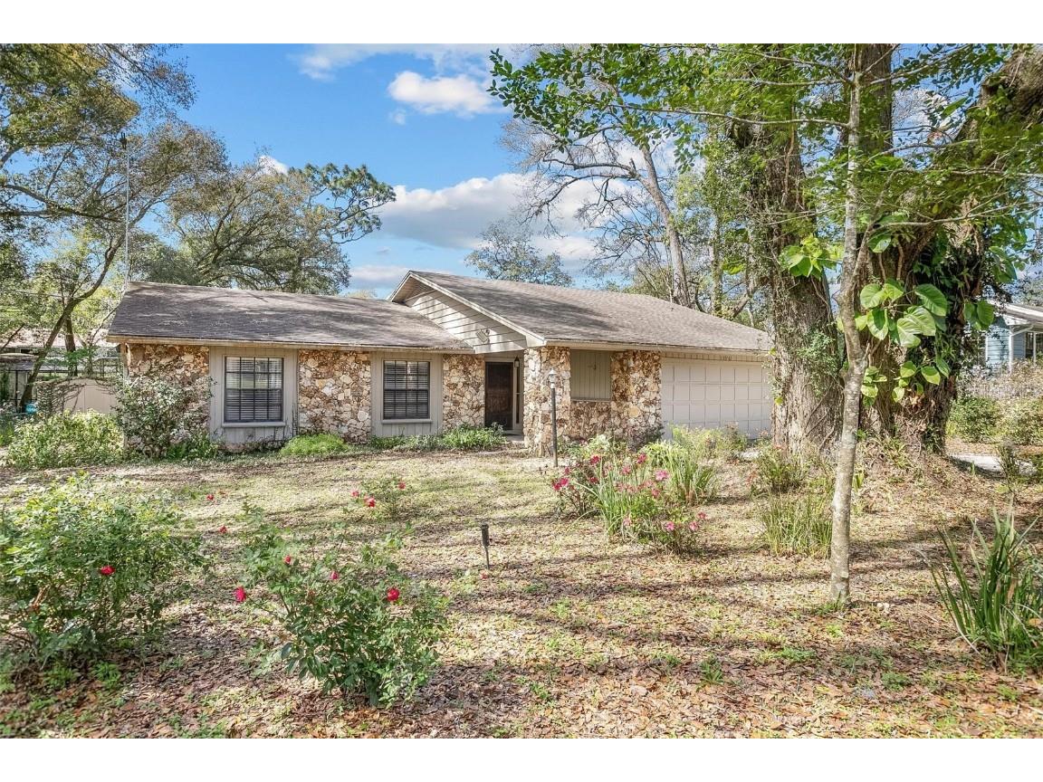 1976 Stratford Drive Deland FL 32724 V4928842 image1