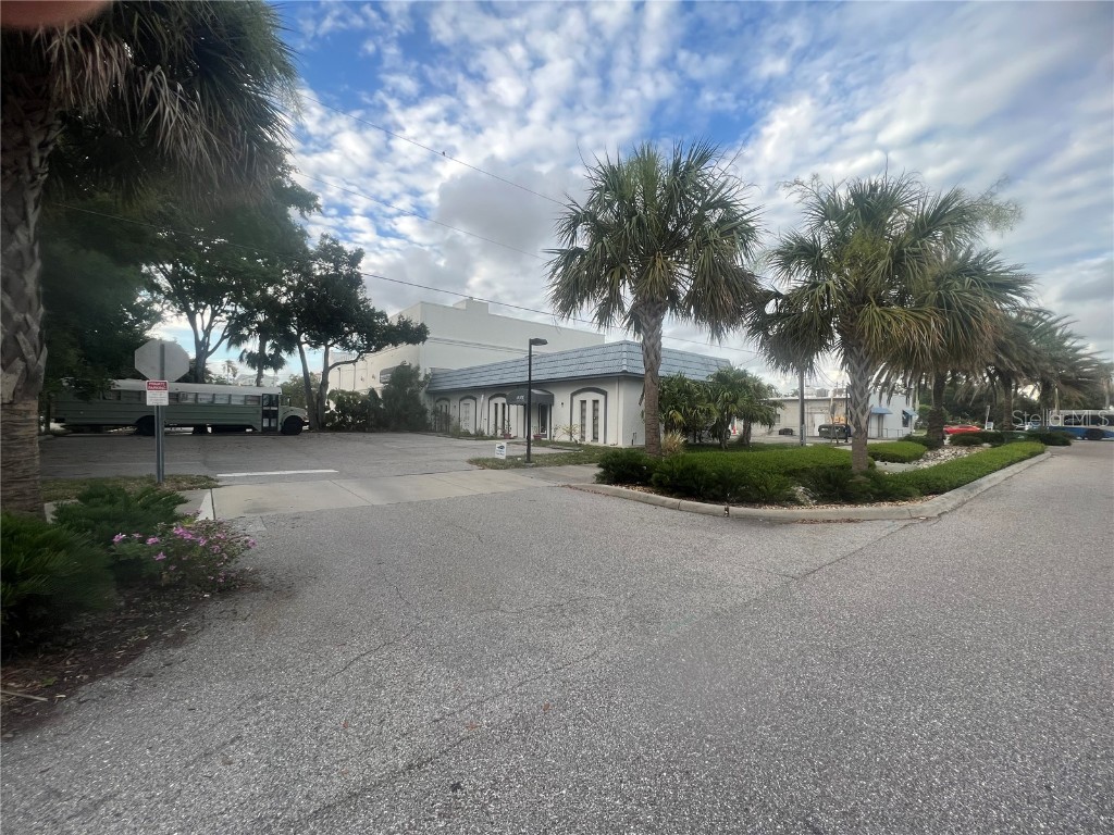 1977 Brother Geenen Way Sarasota FL 34236 A4576171 image1