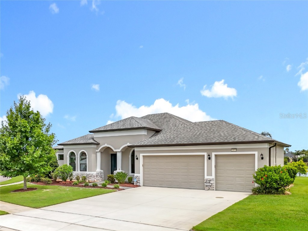 1977 Weymouth Court Mount Dora FL 32757 - LAKES OF MOUNT DORA G5101588 image1