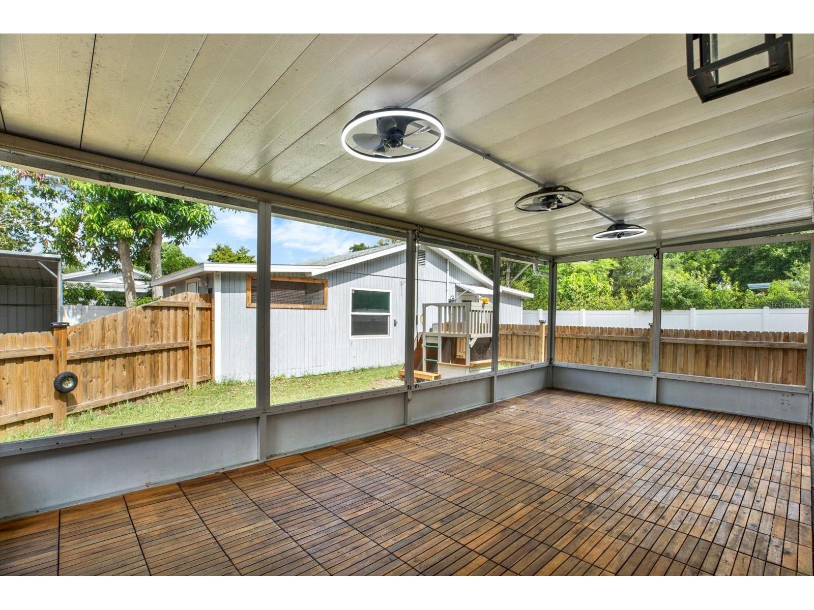 1978 Dix Street Largo FL 33774 TB8513399 image32