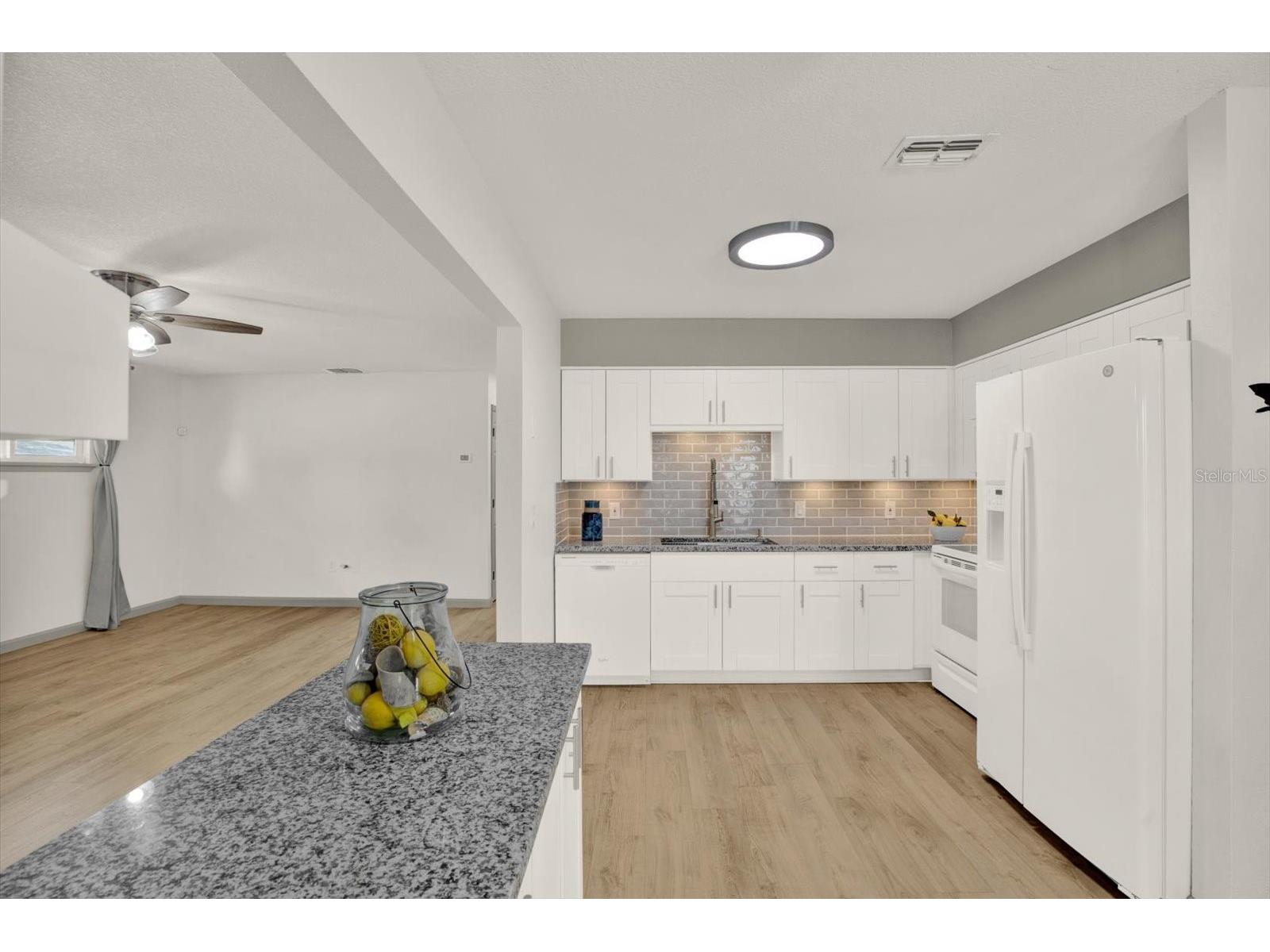 1978 Dix Street Largo FL 33774 TB8513399 image38