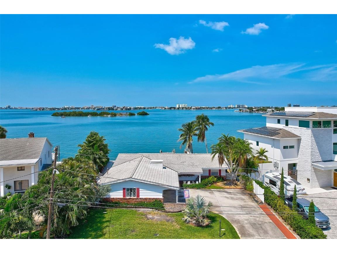 1978 Dolphin Boulevard S Saint Petersburg FL 33707 - BOCA CIEGA BAY U8200906 image1