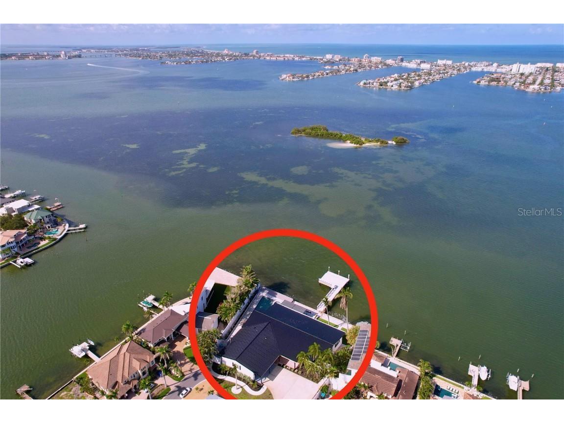 1978 Dolphin Boulevard S Saint Petersburg FL 33707 - BOCA CIEGA BAY TB8401532 image1