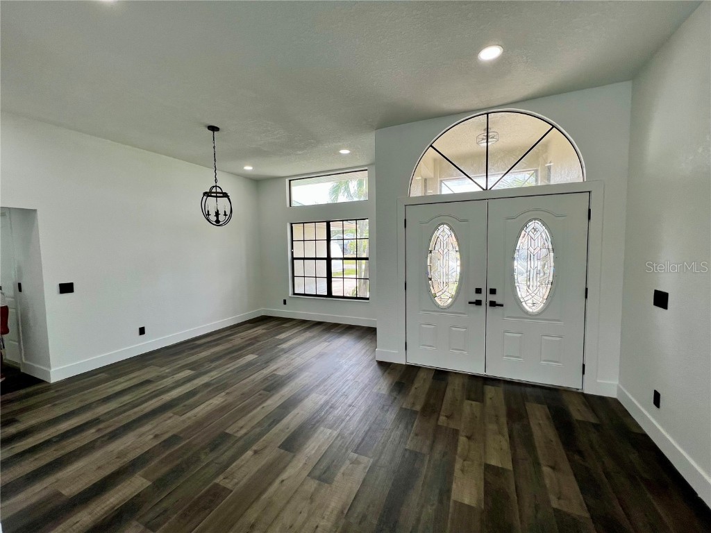 19782 Midway Blvd Port Charlotte FL 33948 D6140100 image2