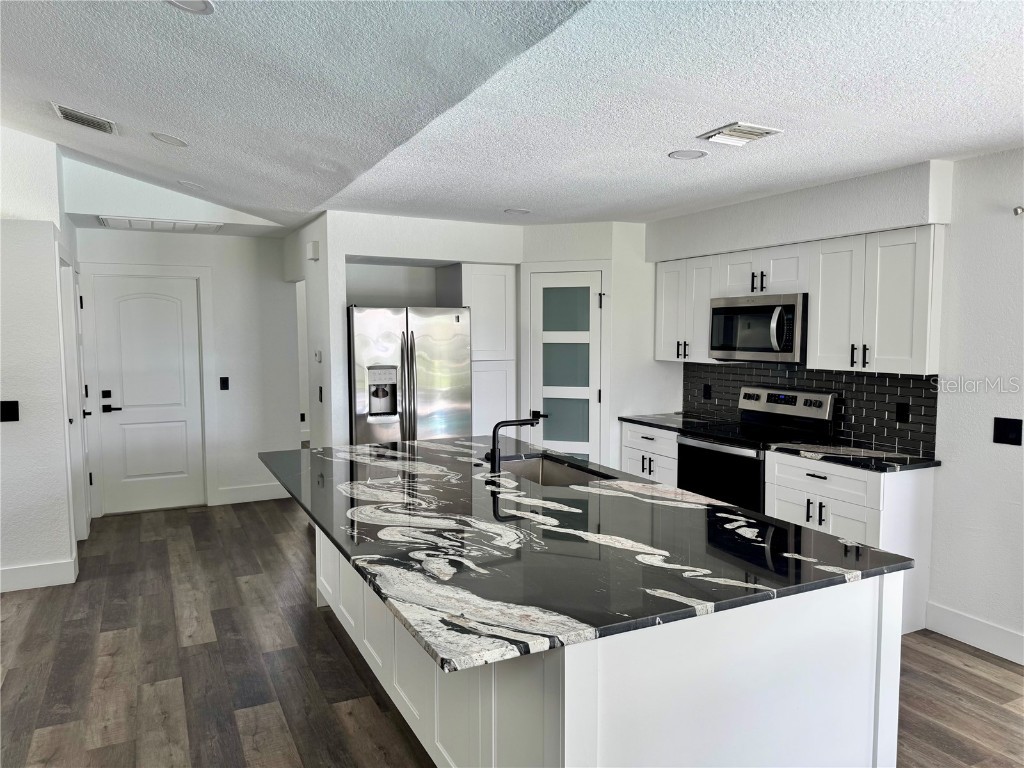 19782 Midway Blvd Port Charlotte FL 33948 D6140100 image7