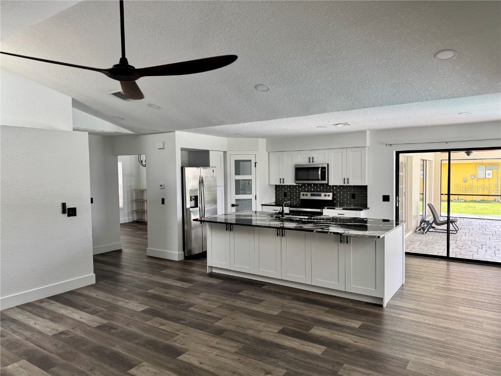 19782 Midway Blvd Port Charlotte FL 33948 D6140100 image8