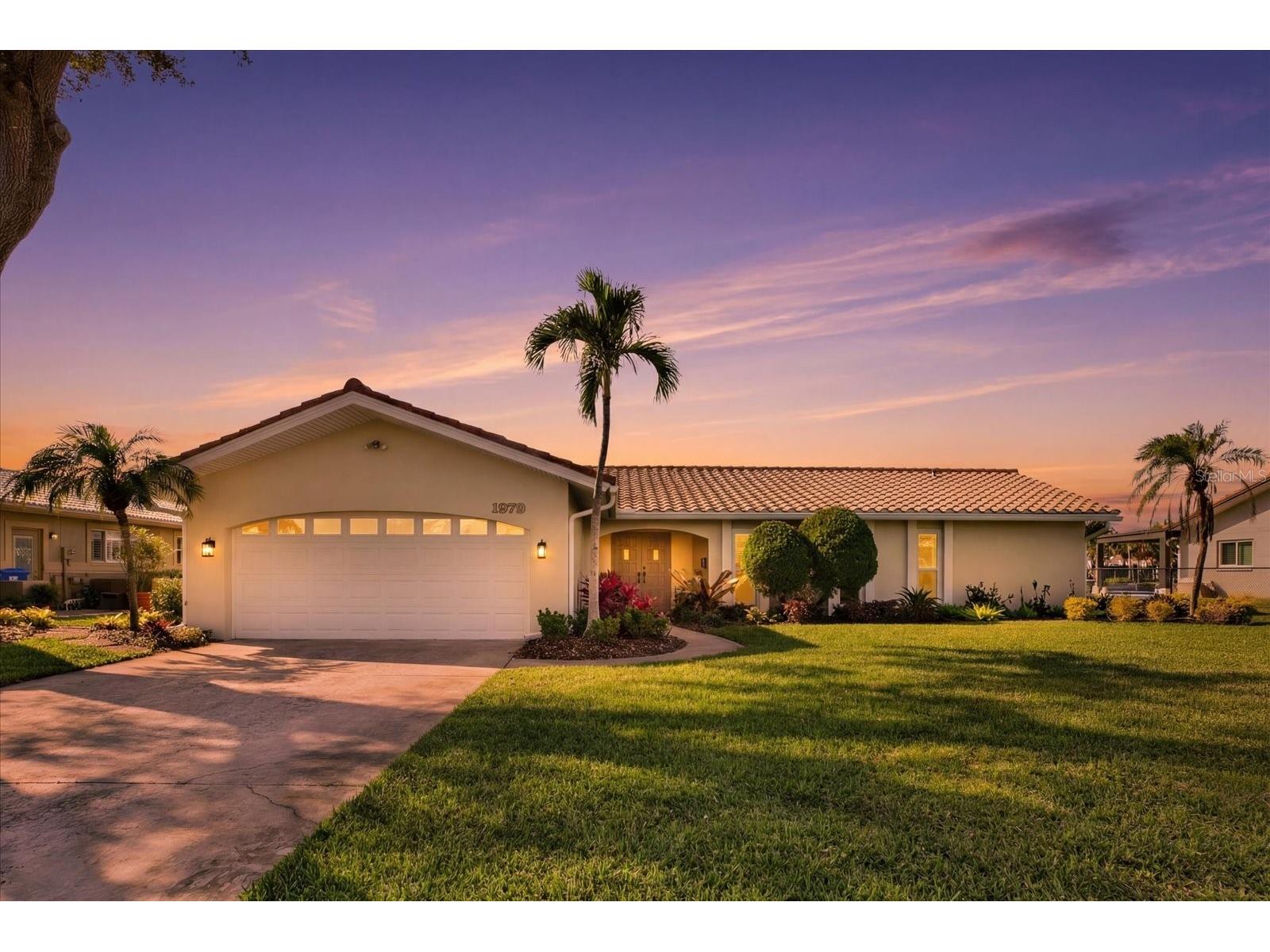 1979 Iowa Avenue NE Saint Petersburg FL 33703 - TAMPA BAY WITH ACCESS TO GULF TB8482630 image1