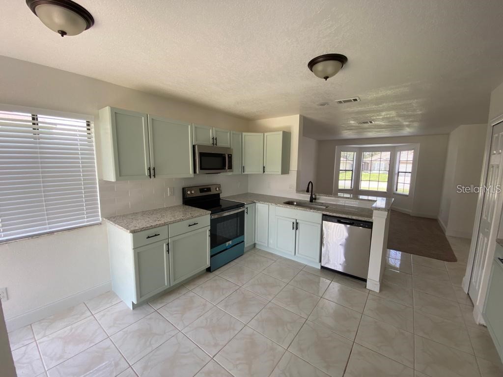 198 N Lake Court Kissimmee FL 34743 S5144435 image12