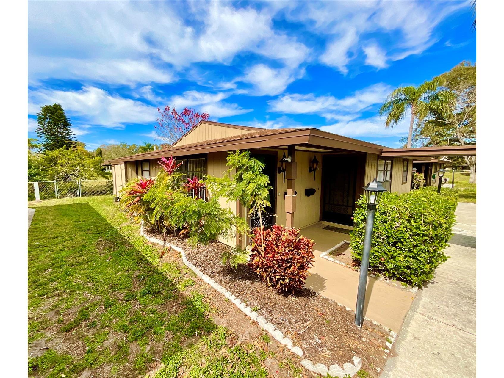 1980 Tahitian Place #15 Dunedin FL 34698 TB8529789 image1
