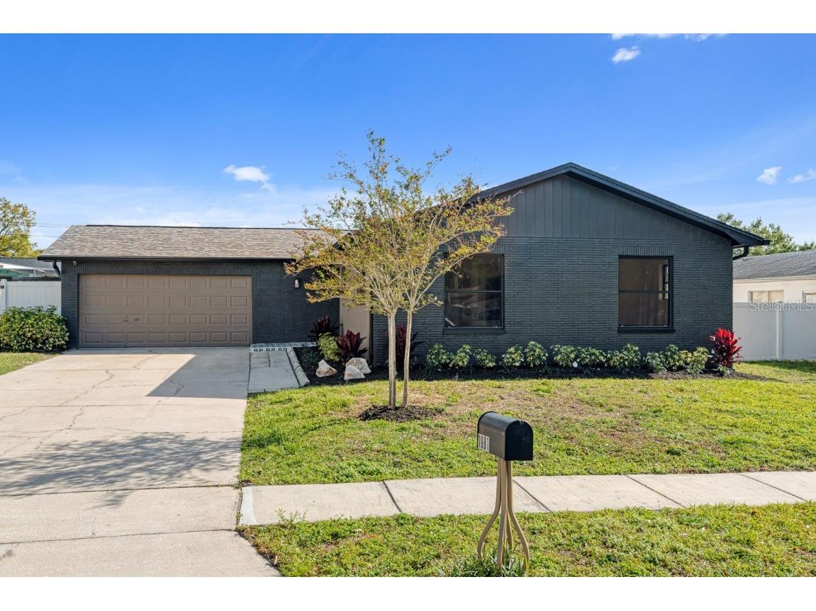 1981 Briarwood Street Dunedin FL 34698 TB8365569 image1