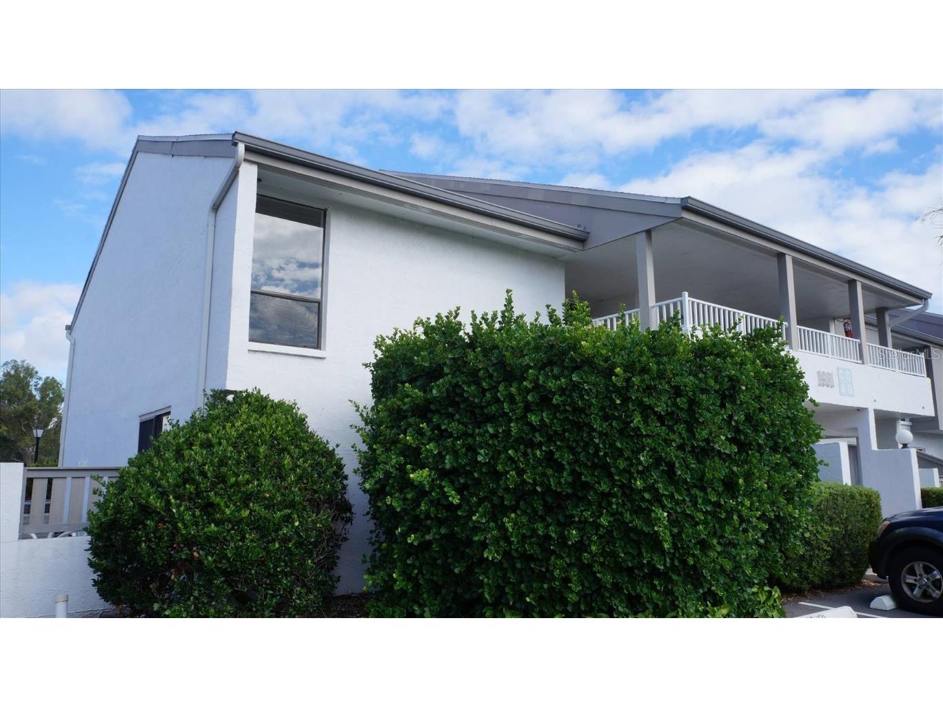 1981 Lakewood Club Drive S #4-C Saint Petersburg FL 33712 U8223423 image1