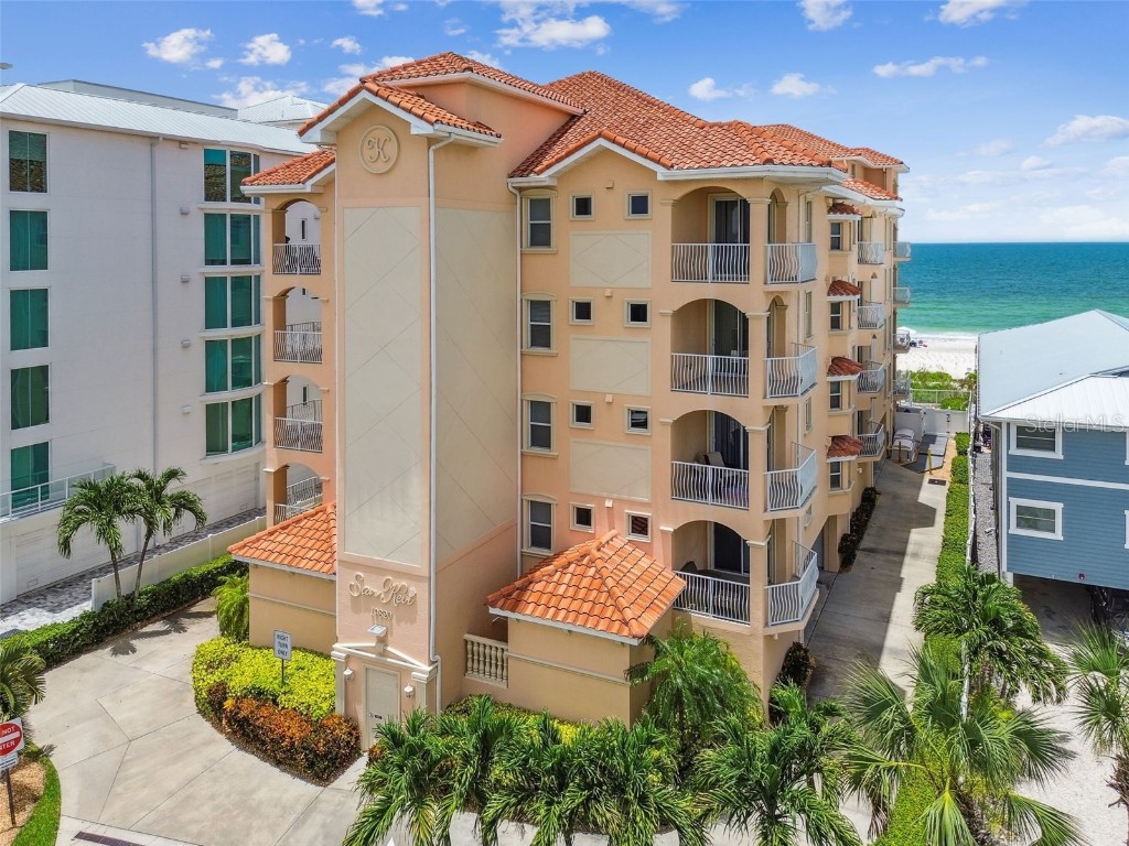 19820 Gulf Blvd #401 Indian Shores FL 33785 - GULF OF MEXICO U8250135 image1
