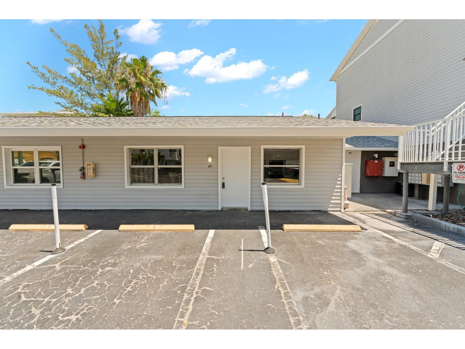 19823 Gulf Boulevard #45 Indian Shores FL 33785 - INTRACOASTAL TB8509058 image1