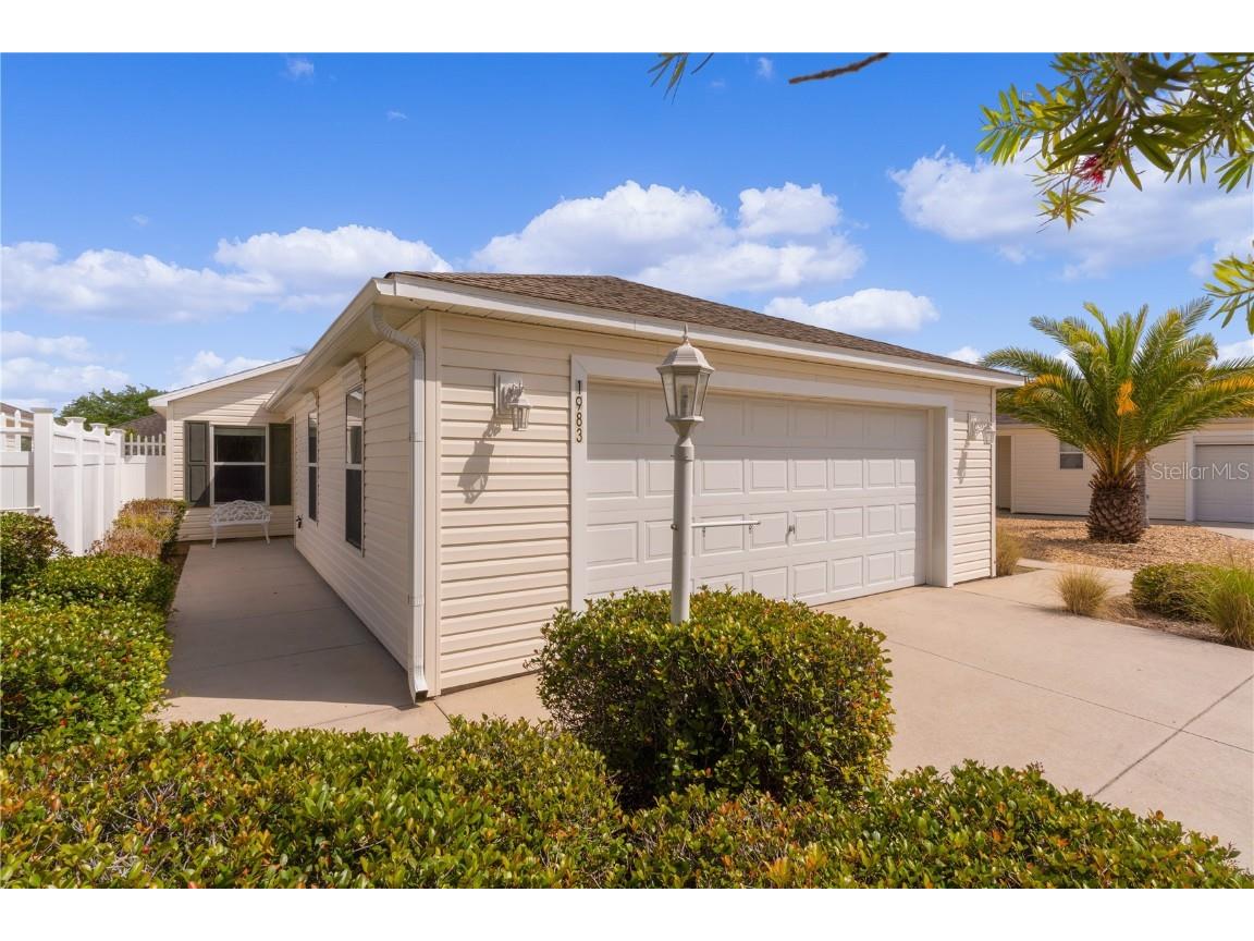 1983 Juneberry Avenue The Villages FL 32162 OM676022 image1