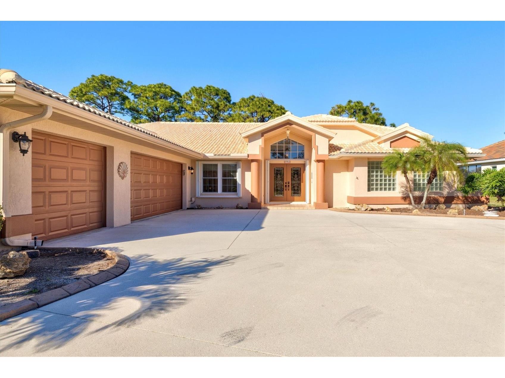 1983 White Feather Lane Nokomis FL 34275 A4678059 image1