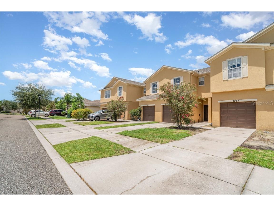 1984 Hawks View Drive Ruskin FL 33570 TB8414509 image1