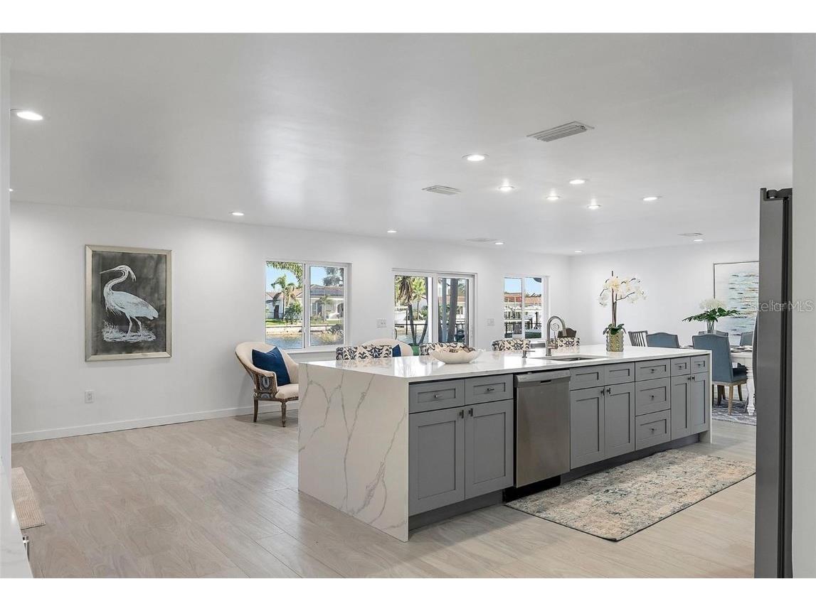 1984 Kansas Avenue NE Saint Petersburg FL 33703 - TAMPA BAY TB8458175 image10