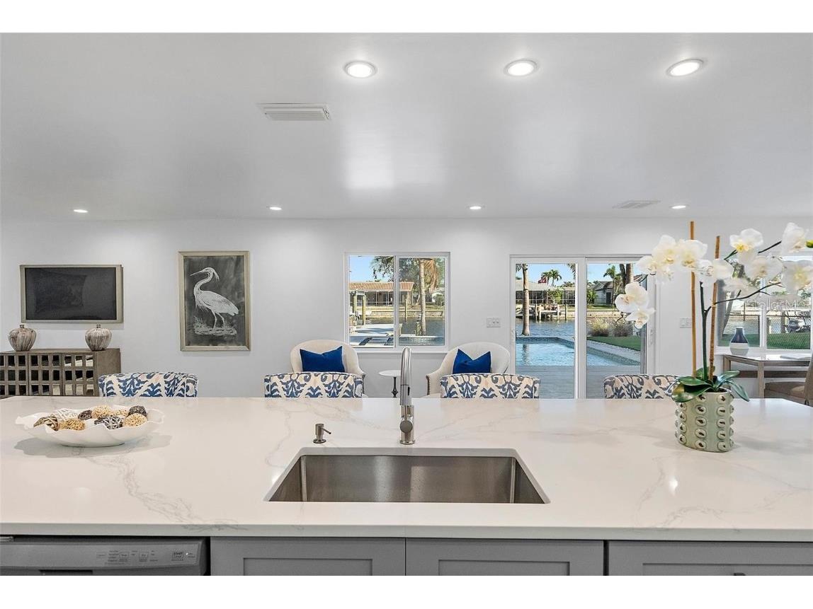 1984 Kansas Avenue NE Saint Petersburg FL 33703 - TAMPA BAY TB8458175 image11