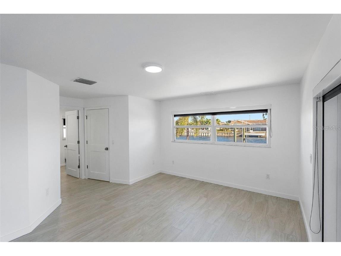 1984 Kansas Avenue NE Saint Petersburg FL 33703 - TAMPA BAY TB8458175 image20