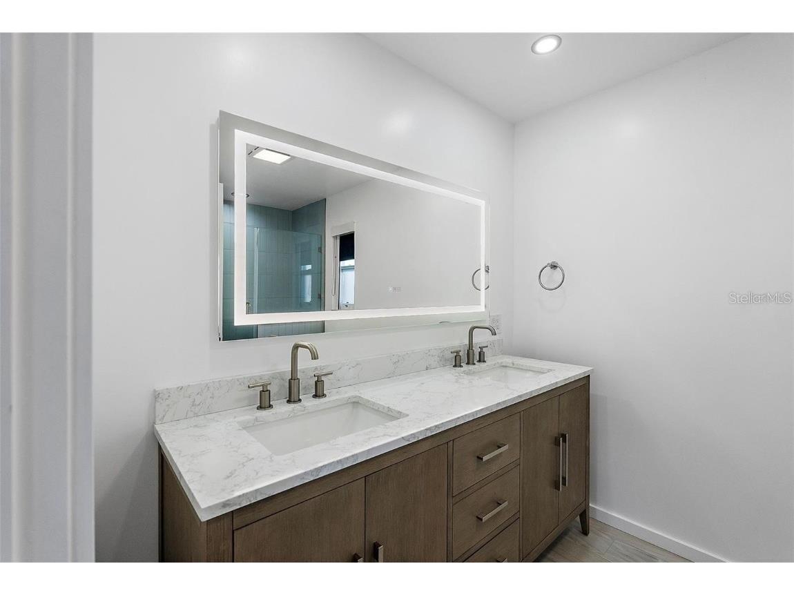 1984 Kansas Avenue NE Saint Petersburg FL 33703 - TAMPA BAY TB8458175 image21