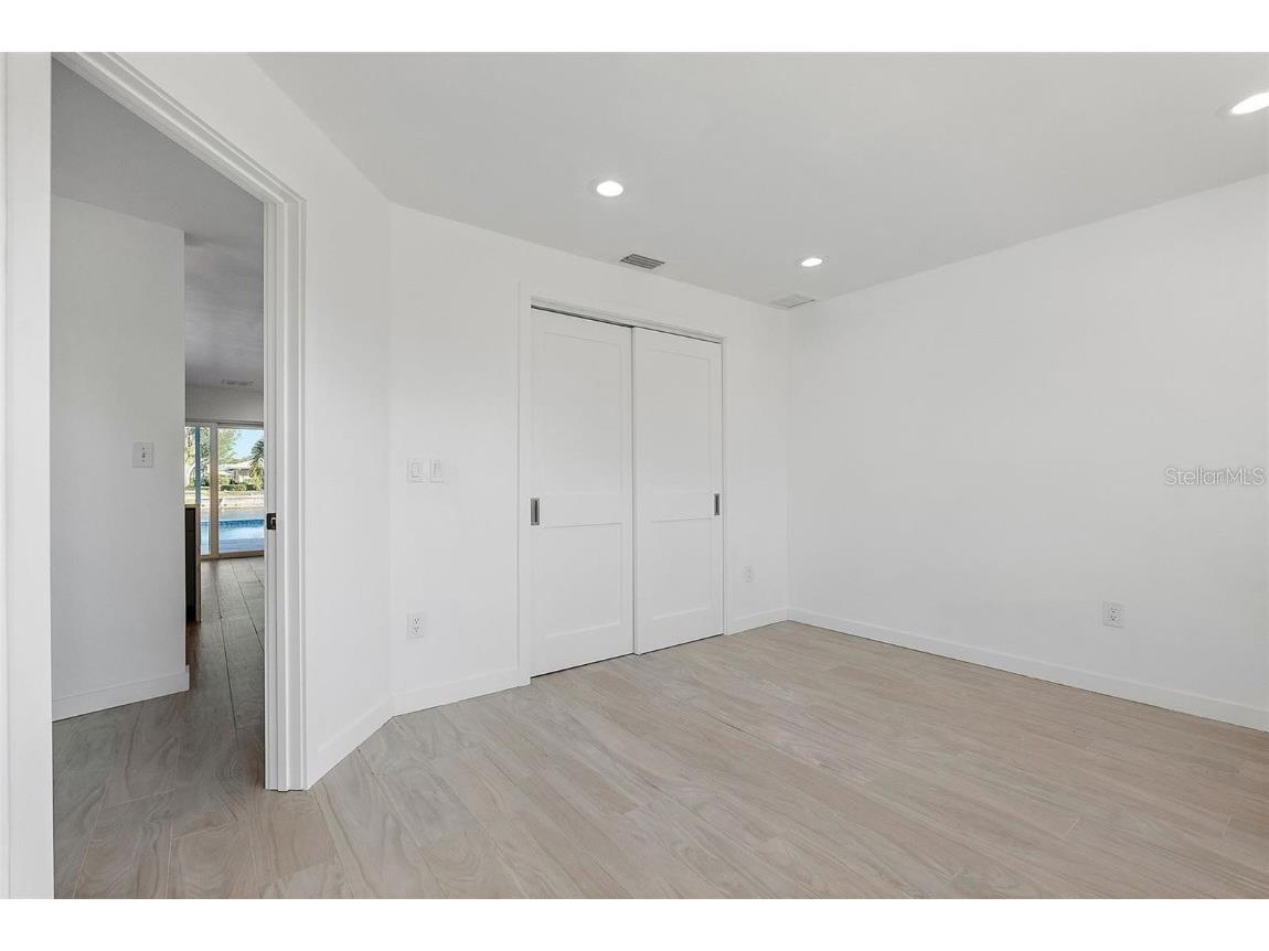 1984 Kansas Avenue NE Saint Petersburg FL 33703 - TAMPA BAY TB8458175 image25