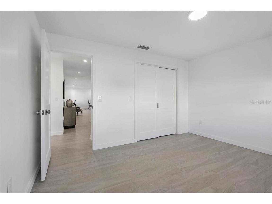 1984 Kansas Avenue NE Saint Petersburg FL 33703 - TAMPA BAY TB8458175 image28