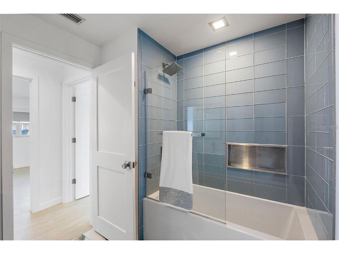 1984 Kansas Avenue NE Saint Petersburg FL 33703 - TAMPA BAY TB8458175 image30