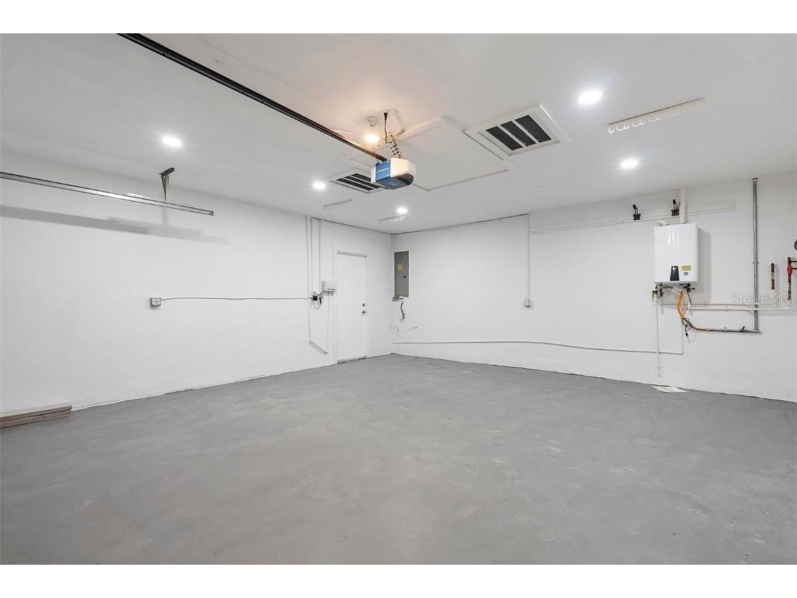 1984 Kansas Avenue NE Saint Petersburg FL 33703 - TAMPA BAY TB8458175 image34