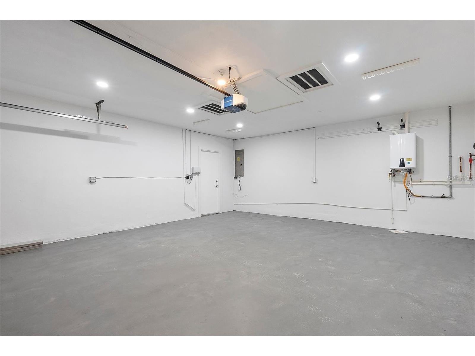 1984 Kansas Avenue NE Saint Petersburg FL 33703 - TAMPA BAY TB8502261 image33