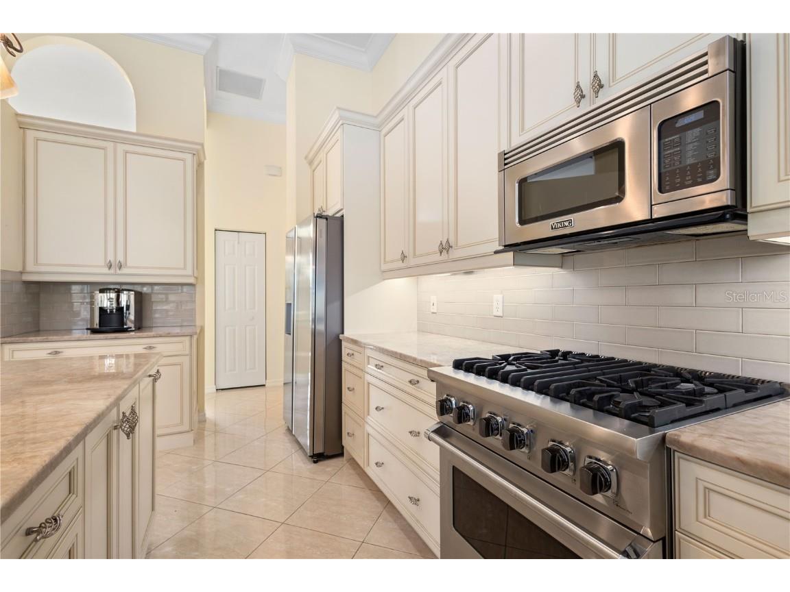 1985 Bel Air Star Parkway Sarasota FL 34240 A4658954 image17