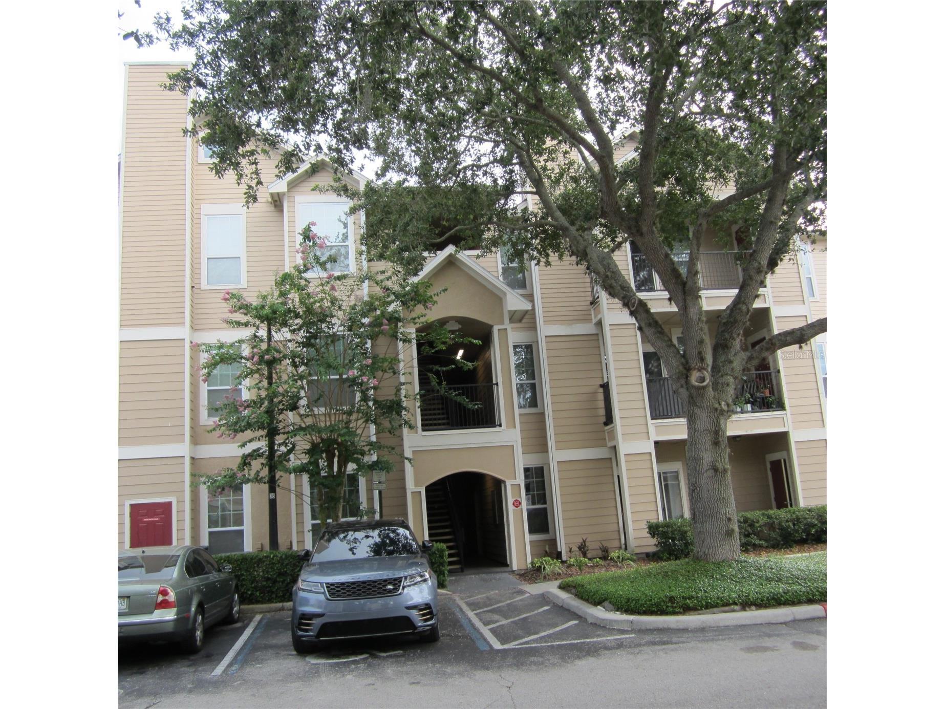 1985 Erving Circle #205 Ocoee FL 34761 O6422891 image2