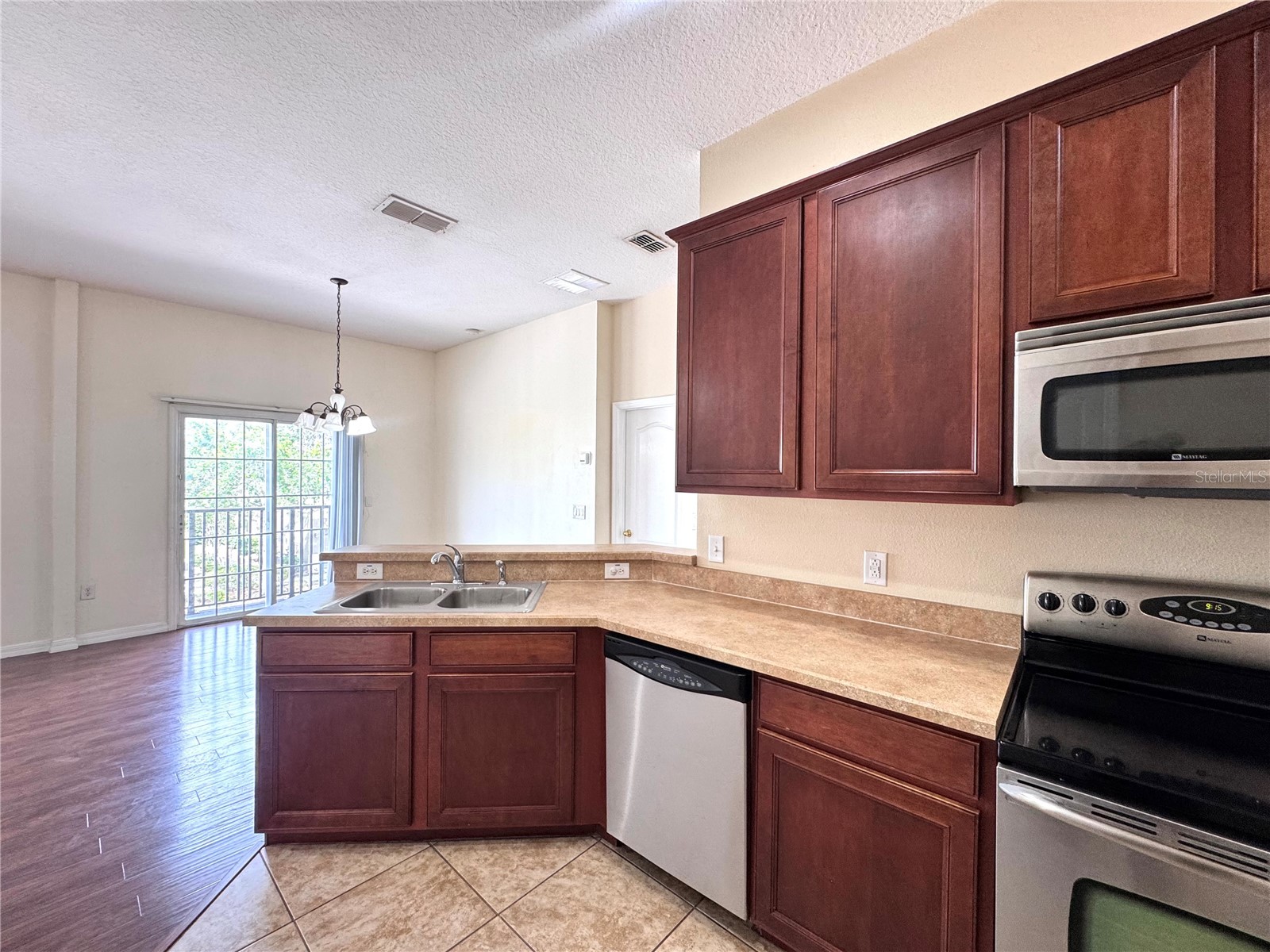 1985 Estancia Circle Kissimmee FL 34741 O6396265 image8