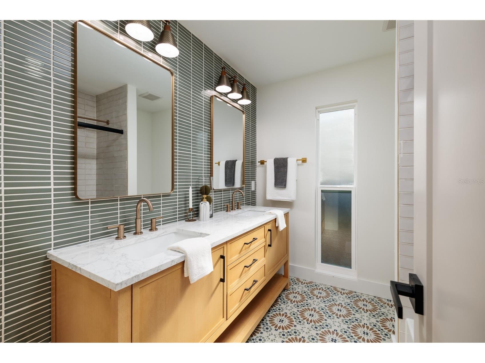 1985 Michigan Avenue NE Saint Petersburg FL 33703 - TAMPA BAY TB8480157 image24
