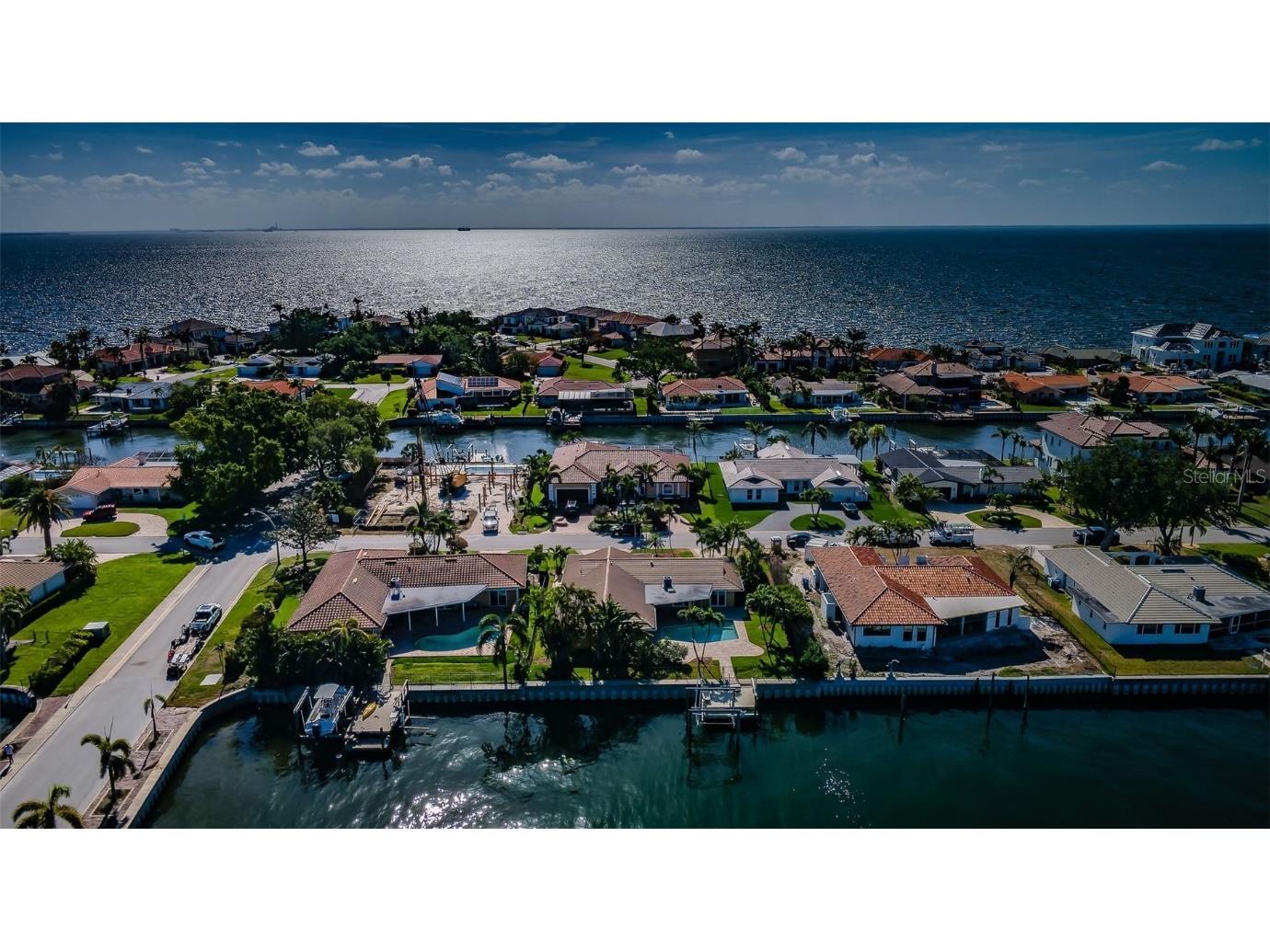 1989 Hawaii Avenue NE Saint Petersburg FL 33703 TB8370705 image1