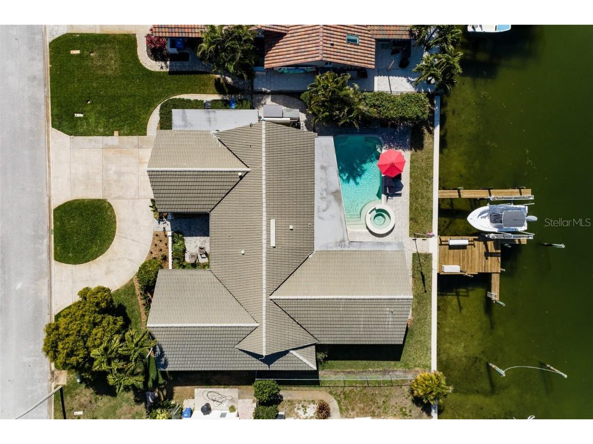 1989 Iowa Avenue NE Saint Petersburg FL 33703 U8189944 image1