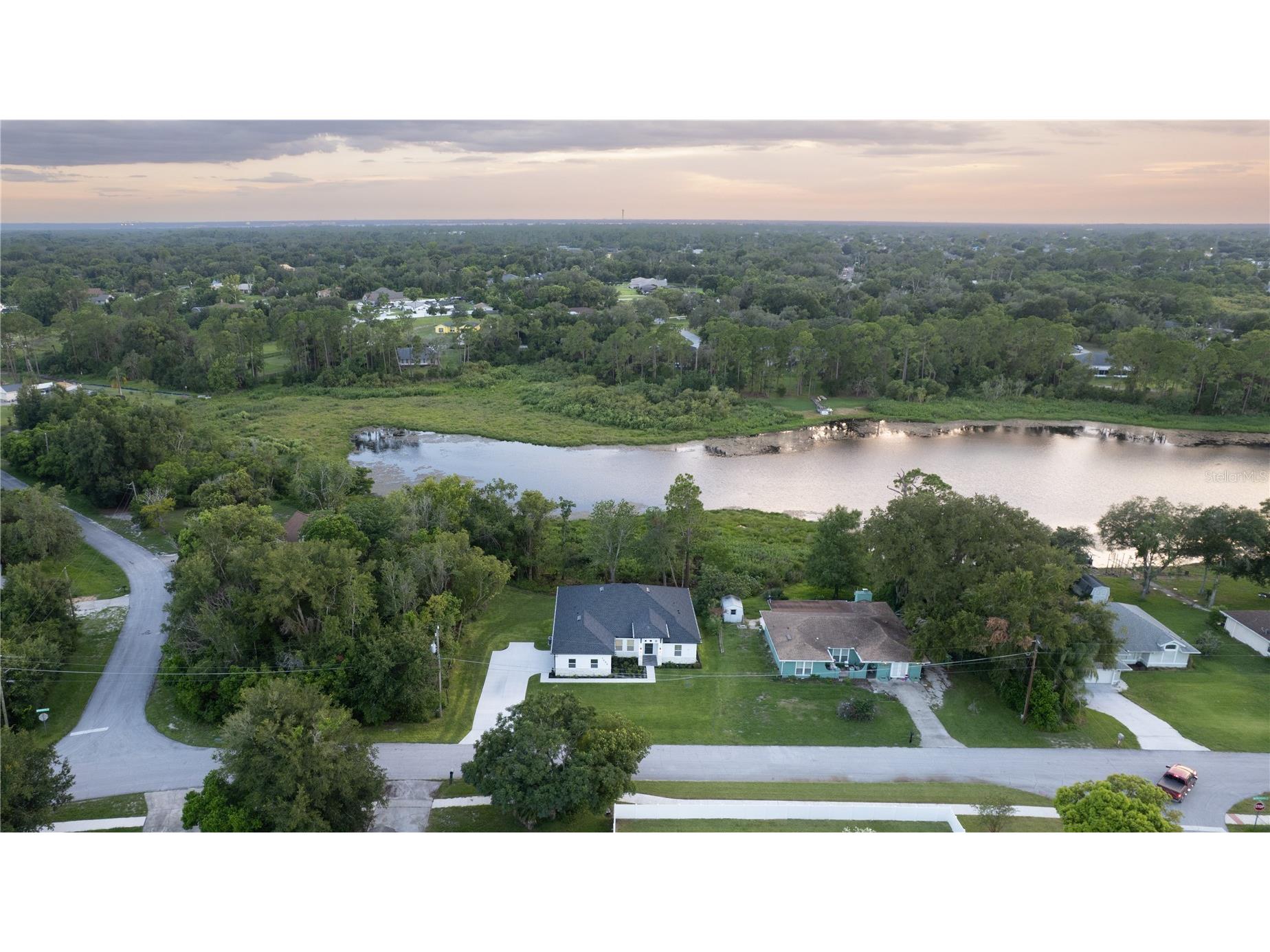 1989 Monterey Drive Deltona FL 32738 - LAKE LEHIGH V4950018 image1