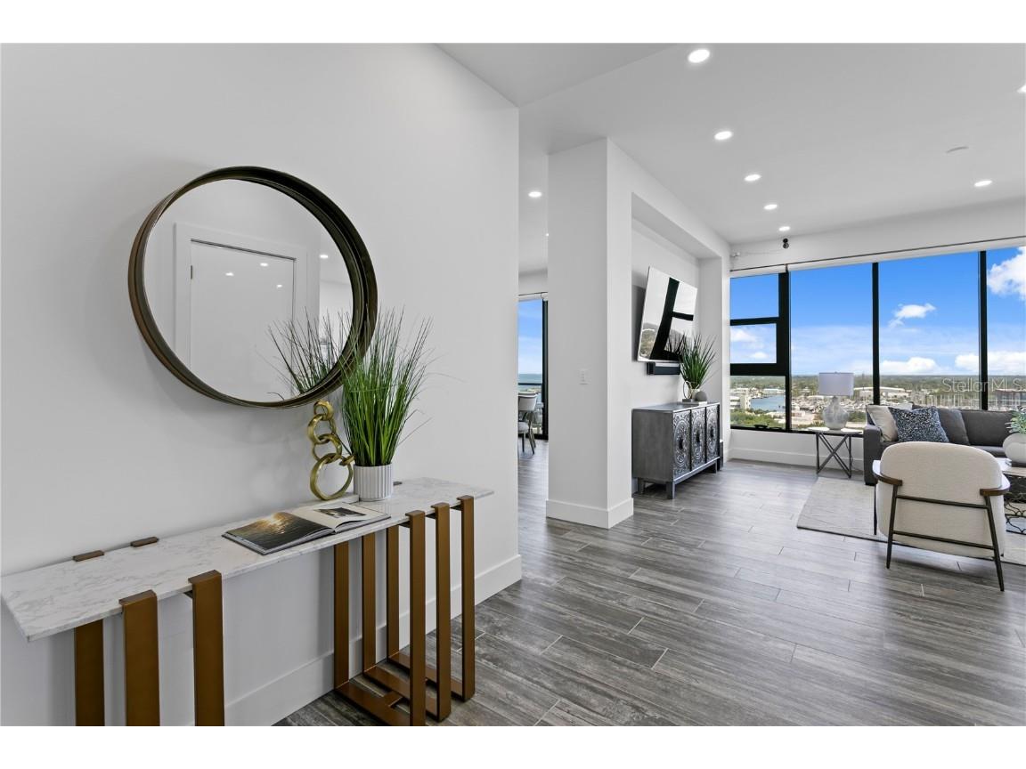 199 Dali Boulevard #PH-2 Saint Petersburg FL 33701 TB8448021 image3