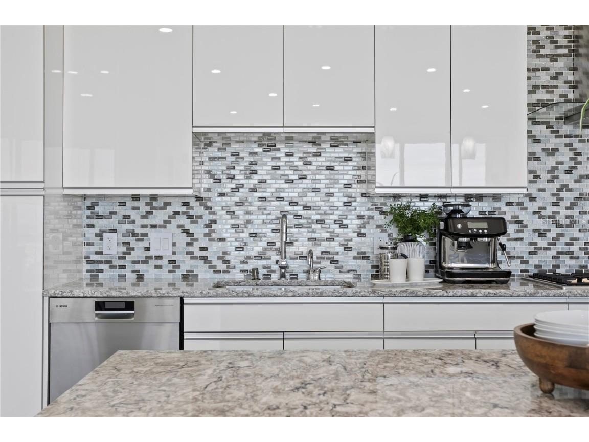 199 Dali Boulevard #PH-2 Saint Petersburg FL 33701 TB8448021 image35