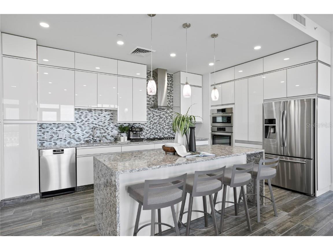 199 Dali Boulevard #PH-2 Saint Petersburg FL 33701 TB8448021 image8