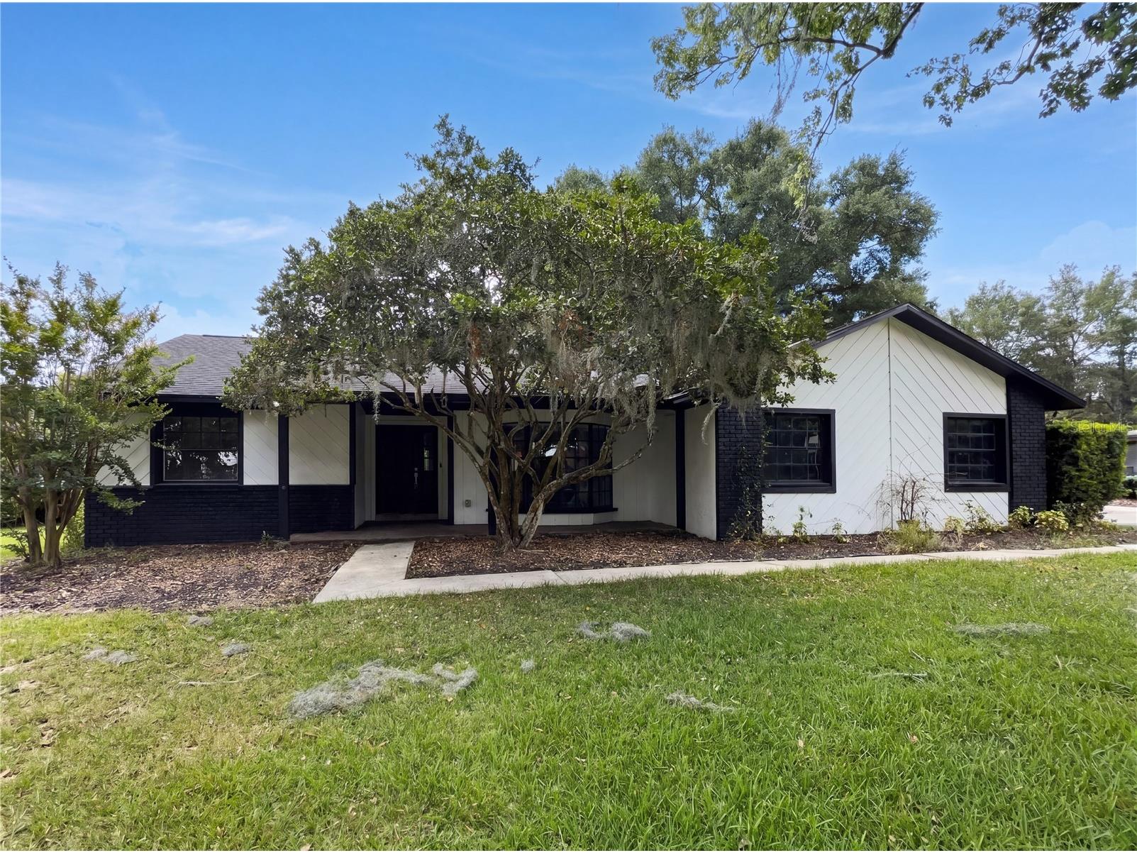 199 E Crest Avenue Winter Garden FL 34787 O6401923 image1