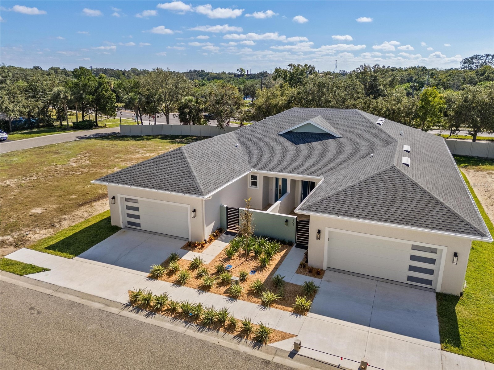 199 E Live Oak Street Tarpon Springs FL 34689 W7882673 image1