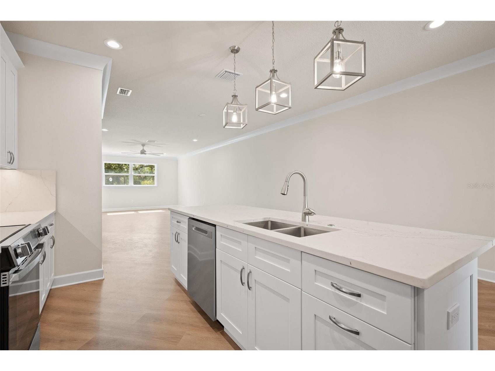 199 E Live Oak Street Tarpon Springs FL 34689 W7882673 image10