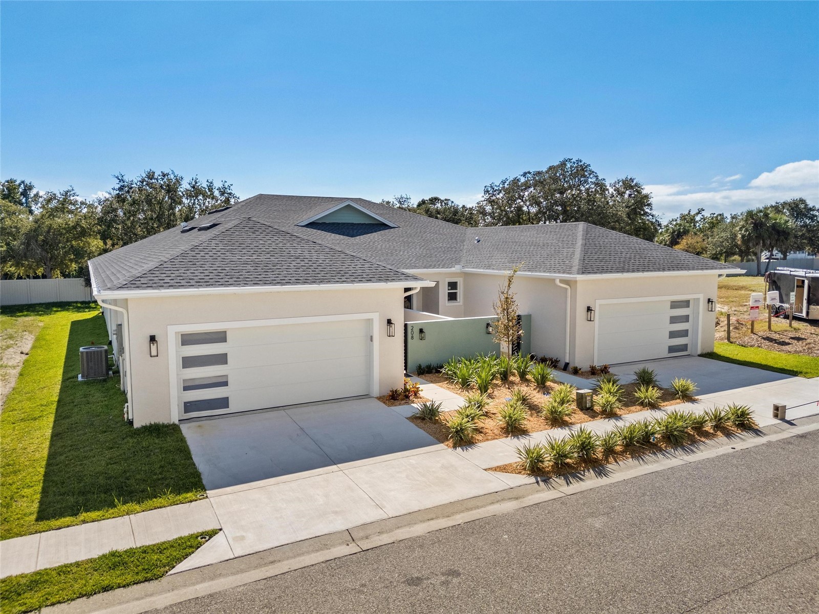 199 E Live Oak Street Tarpon Springs FL 34689 W7882673 image2