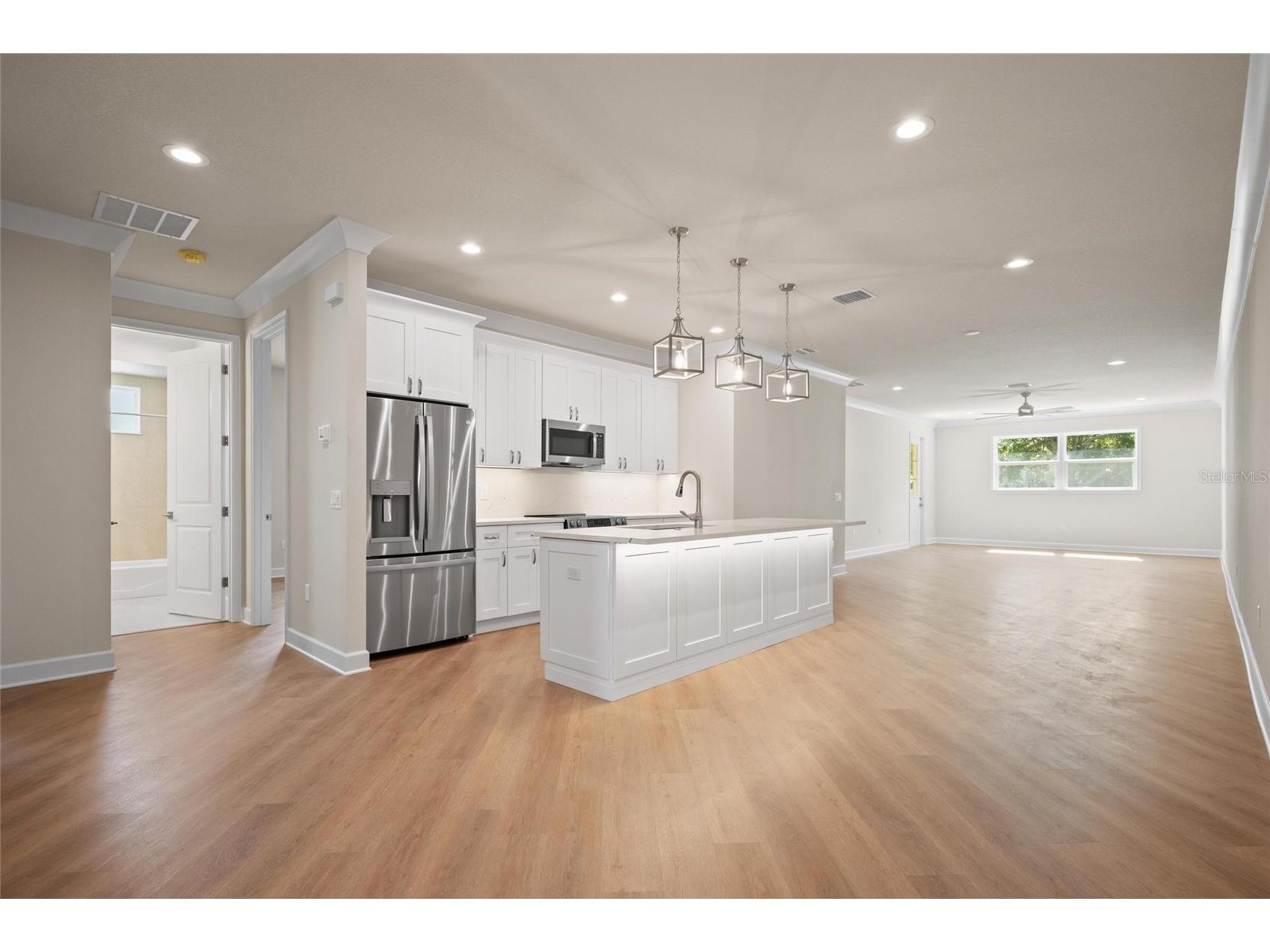 199 E Live Oak Street Tarpon Springs FL 34689 W7882673 image3