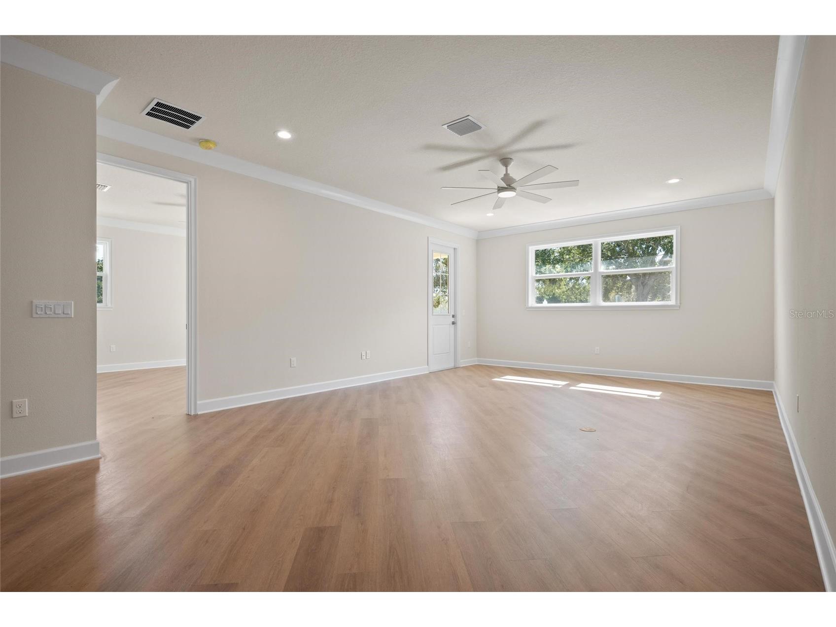 199 E Live Oak Street Tarpon Springs FL 34689 W7882673 image9