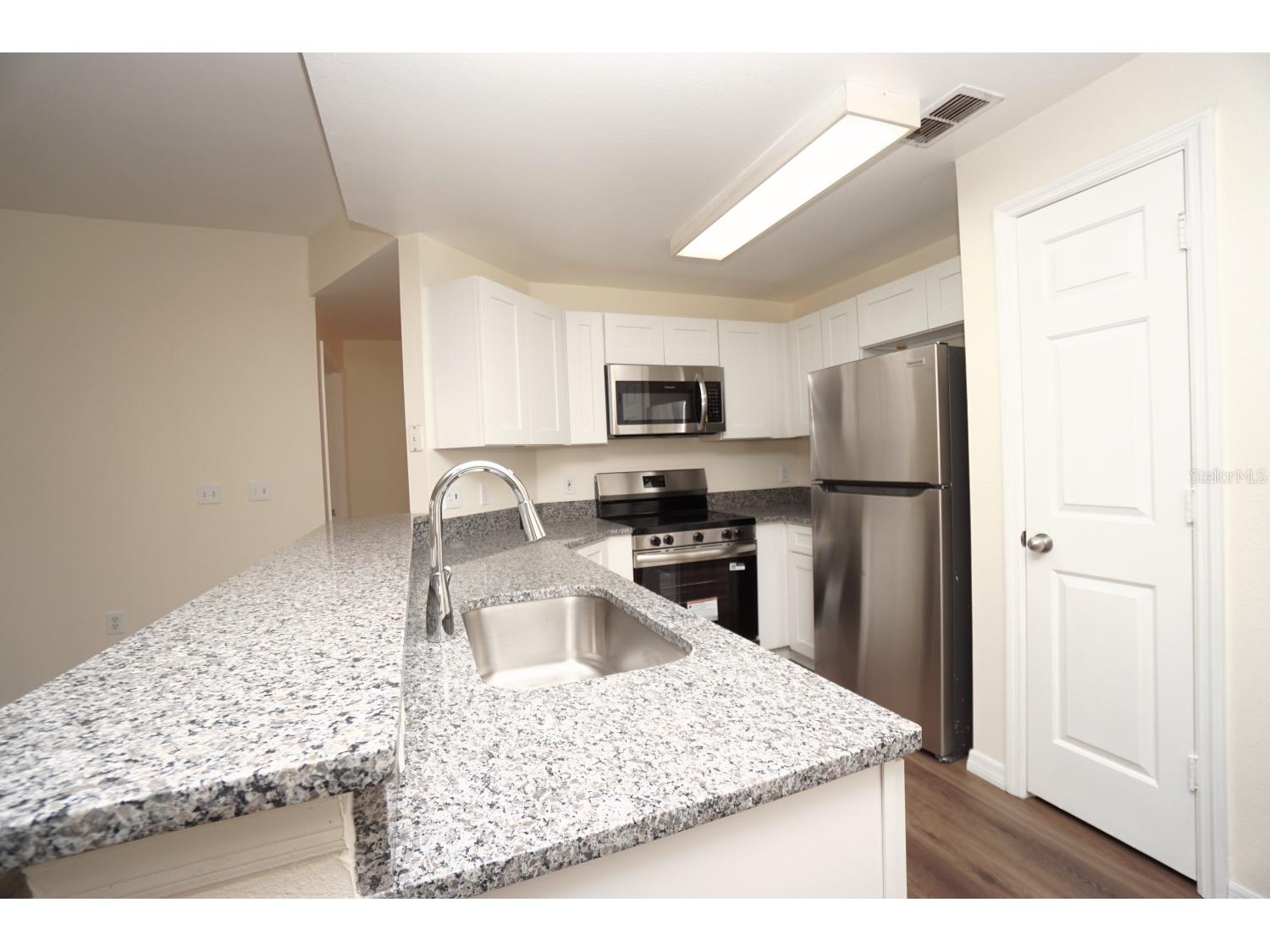 1990 Erving Circle #108 Ocoee FL 34761 O6381245 image8